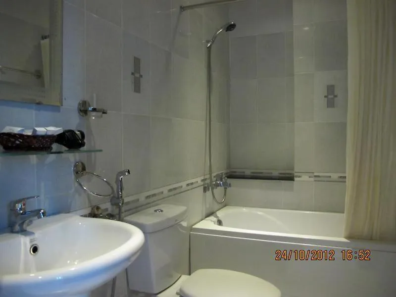 ***  הו צ'י מין סיטי Dda Hotel District 1- Bui Vien-De Tham Walking Street וייטנאם